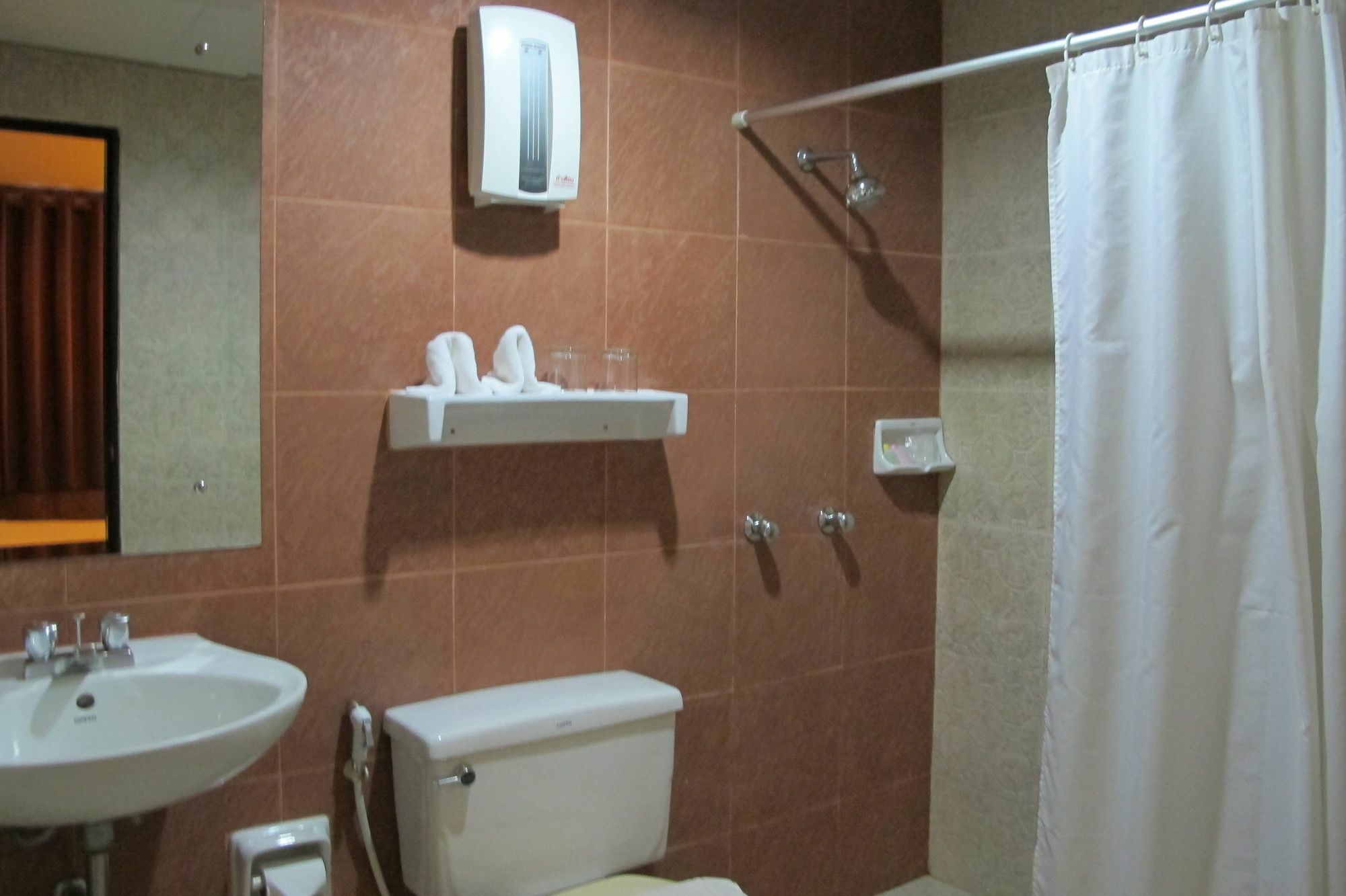 Travel Lodge Surawong (Adults Only) Bangkok Kültér fotó