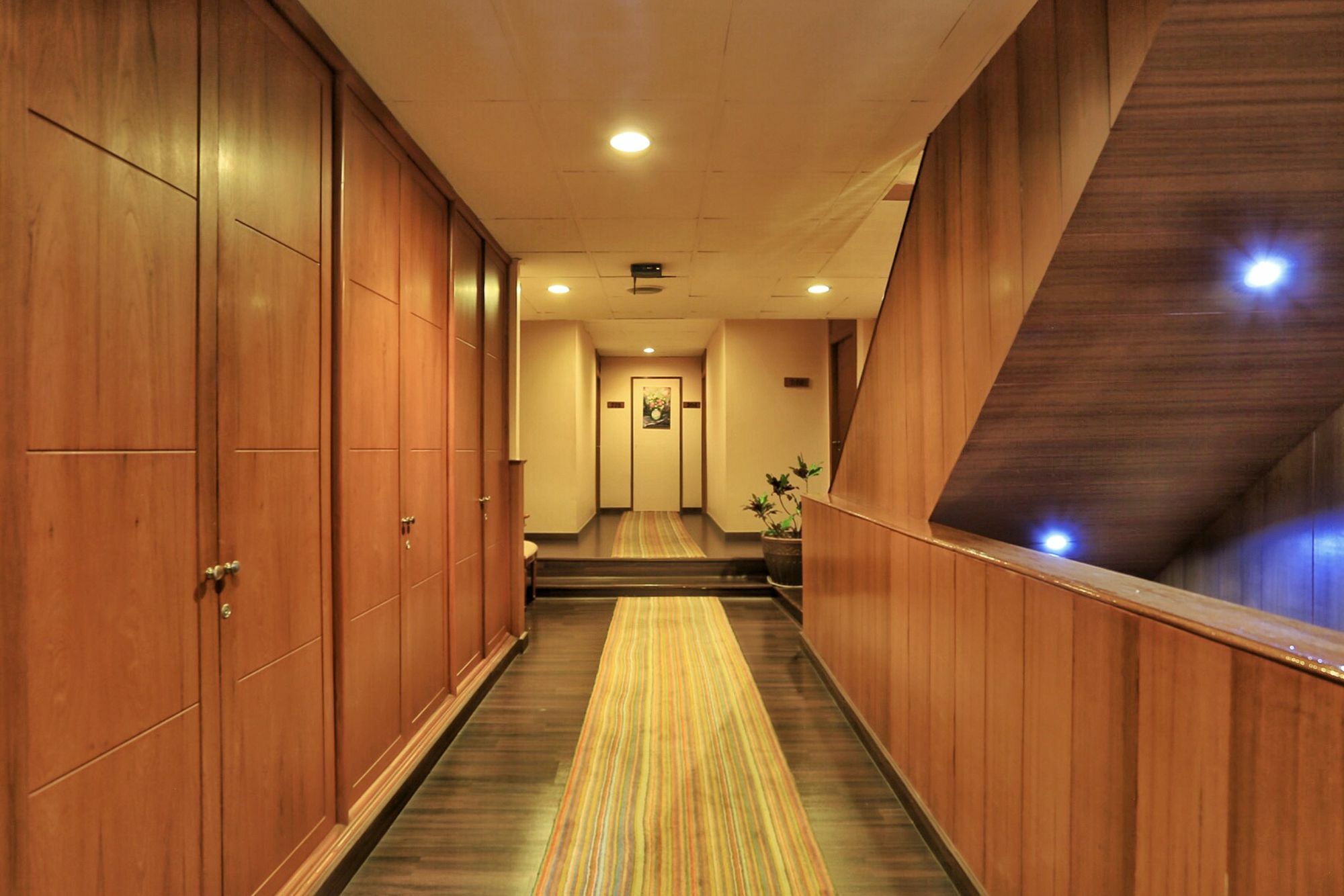 Travel Lodge Surawong (Adults Only) Bangkok Kültér fotó